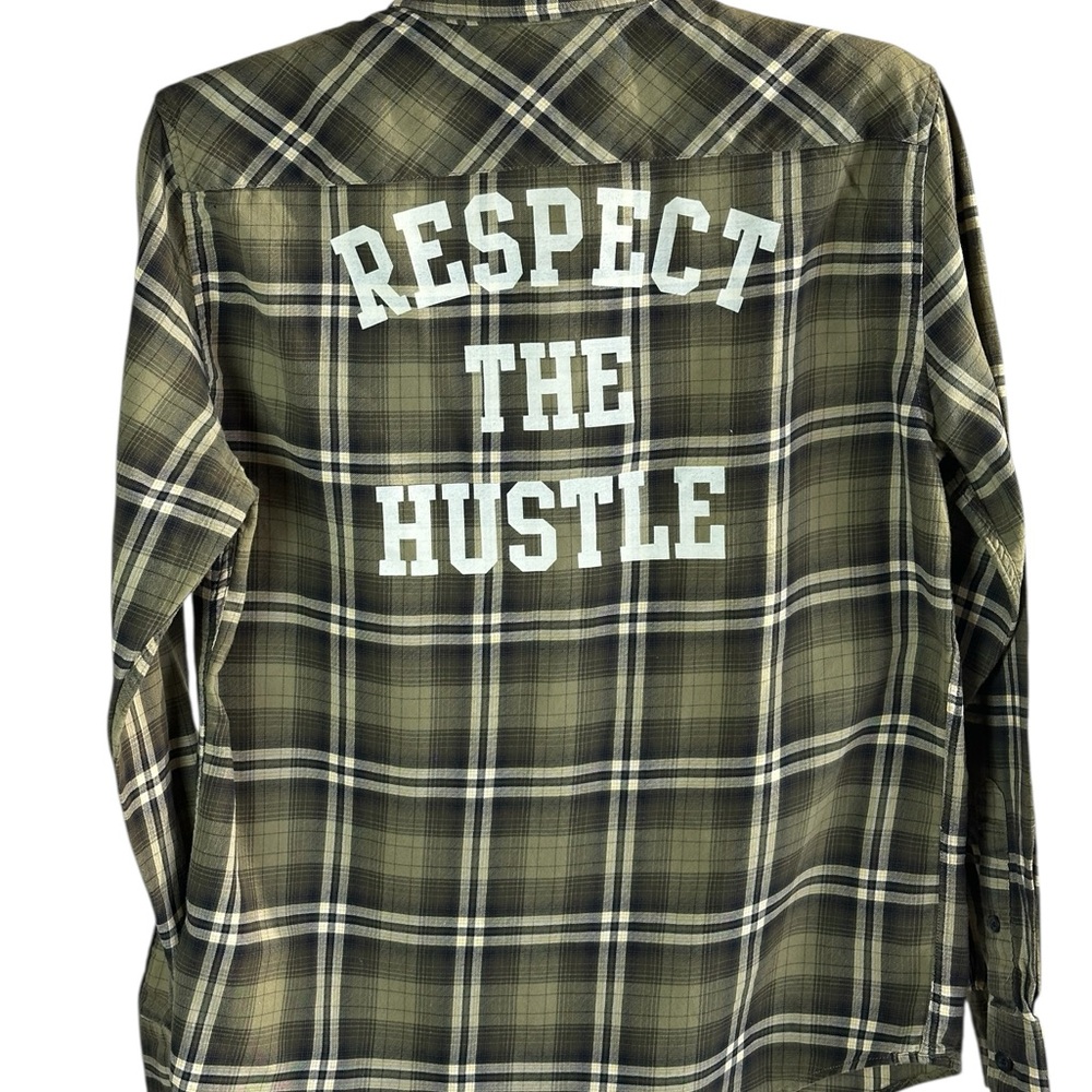 American Eagle Outfitters Green Plaid Shirt Respect the Hustle. Button down SZ M